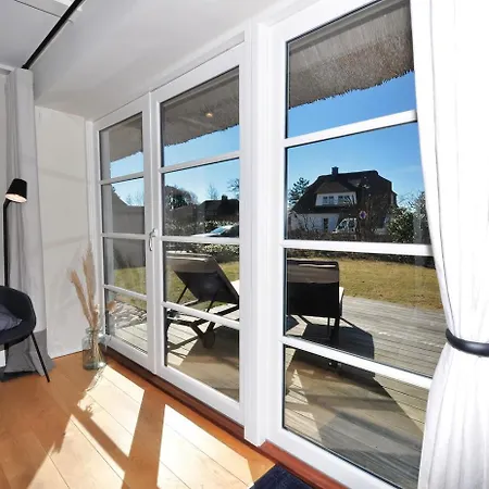 Lo S Holiday home *