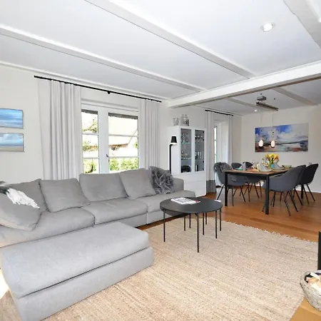 Lo S Holiday home